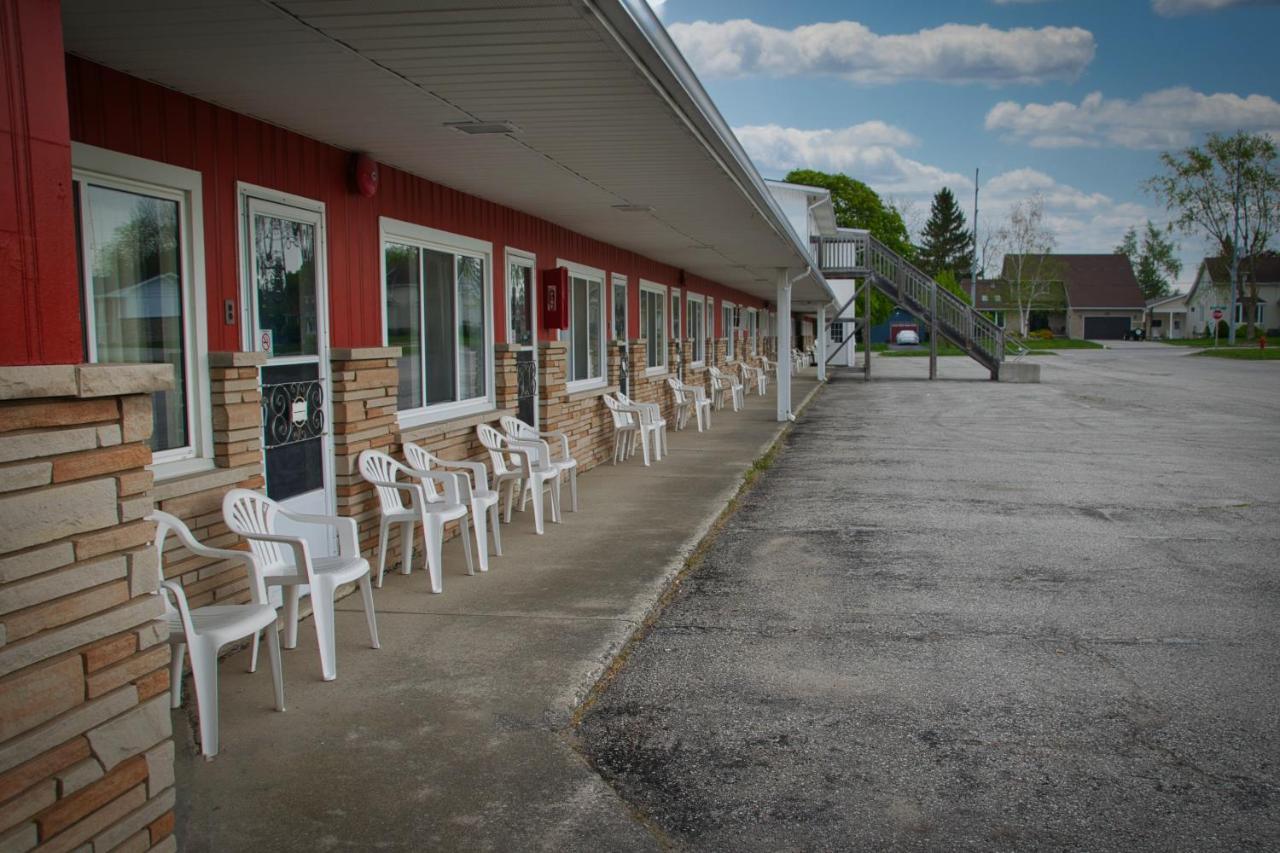 Maple Leaf Inn Kincardine Extérieur photo