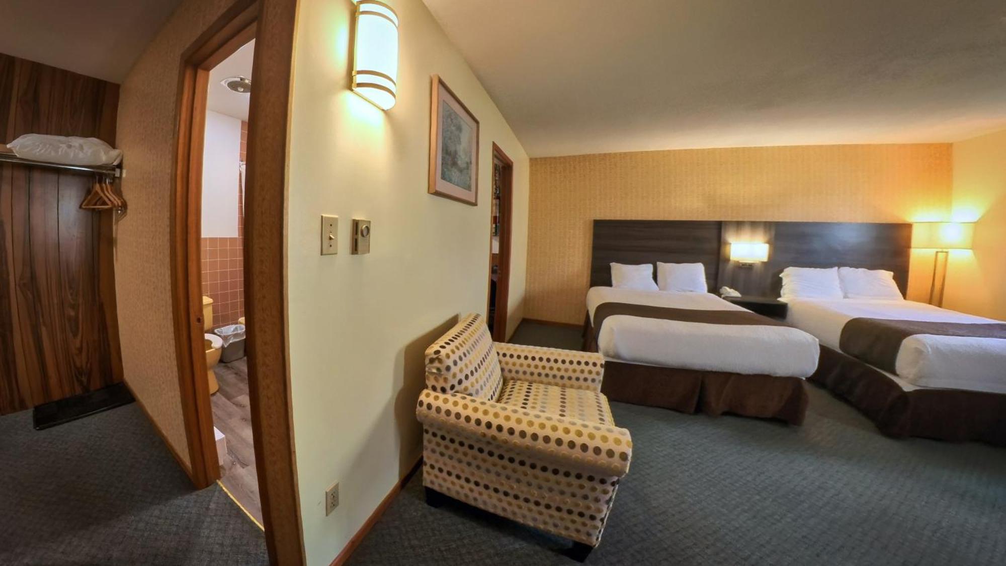 Maple Leaf Inn Kincardine Extérieur photo