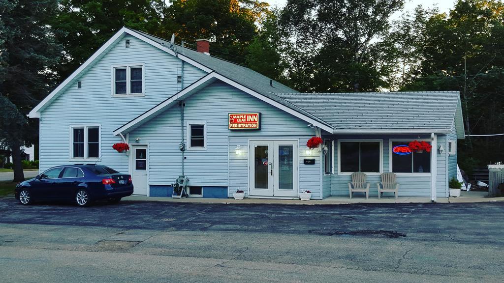 Maple Leaf Inn Kincardine Extérieur photo